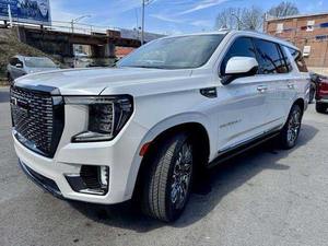 Yukon Denali Ultimate Turbo AWD 2024 Blanco, Asientos de Cuero, Arranque Remoto, Rines Cromados R 17, Navegación Bluetooth - Product Image 2