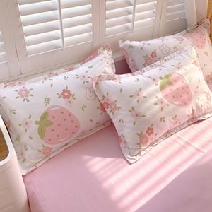 Set Copripiumino in Microfibra 200TC a 3 Pezzi con Stampa Fragole, Biancheria da Letto per Arredamento Camera da Letto, Copripiumini Misura Full per Regali - Product Image 2