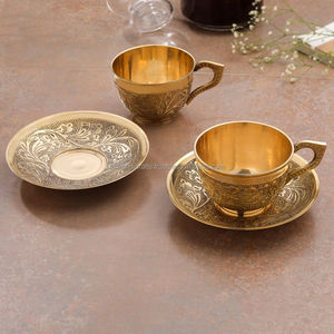 Juego de Taza y Platillo de Latón con Líneas Elegantes y Acabado de Lujo para Propietarios y Anfitriones Exigentes - Product Image 2
