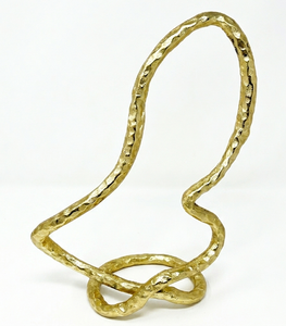 ประติมากรรมทองคำนามธรรมสมัยใหม่ งานแฮนด์เมดจากโลหะตีลาย รูปทรงวงแหวน สำหรับตกแต่งบ้าน สำนักงาน หรือโต๊ะทำงาน - Product Image 1
