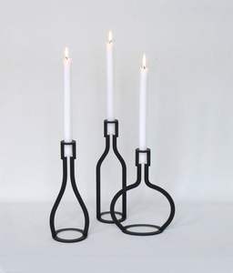 Portavelas Decorativo de Metal para Decoración Festiva del Hogar que Agrega Encanto Tradicional y un Elegante Toque de Iluminación - Product Image 4