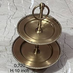 Soporte para Postres y Pasteles de Latón Hecho a Mano con Grabado Floral para Bodas, Fiestas y Decoración de Hogar de Lujo, Hoteles y Restaurantes - Product Image 3