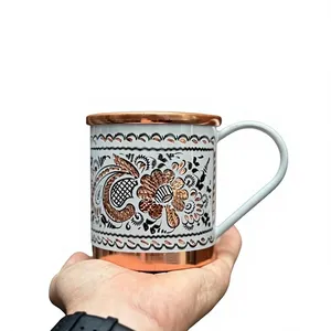 Taza de Cobre Premium con Grabado Floral Rojo, Taza de Café Decorativa Hecha a Mano, Taza de Té de Cobre Pintada Artesanal, Taza de Cobre de Lujo para Bebidas - Product Image 3