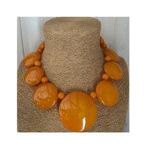 Collar con Colgante de Resina Personalizado Tradicional Premium, Hecho a Mano, Ligero, con Diseño de Paz, APEX ALIGN, Joyería de Regalo para Mujeres y Niñas - Product Image 3