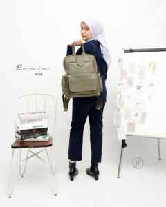 New Women's Retro Simple Soft Leather Backpack Casual Large Capacity Multi-Compartments Double Shoulder Bag - Product Image 1