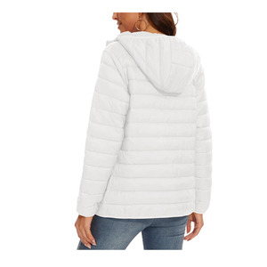 เสื้อแจ็คเก็ตพัฟเฟอร์ผู้หญิงแบบมีฮู้ด แขนยาว เย็บด้วยเครื่องจักร รุ่นใหม่ รับผลิตแบรนด์ส่วนตัว - Product Image 3