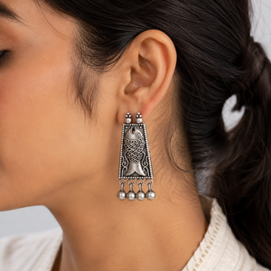 Pendientes de Plata Oxidada Antigua al por Mayor con Circonitas en Forma de Campana y Engaste de Bisel con Corte de Pera para Mujer - Proveedor a Granel - Product Image 6