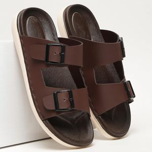 Sandales marron pour hommes à triple boucle, à enfiler, à bout ouvert, semelle plate, légères, décontractées, pour l'été, les voyages en extérieur et le quotidien - Product Image 2