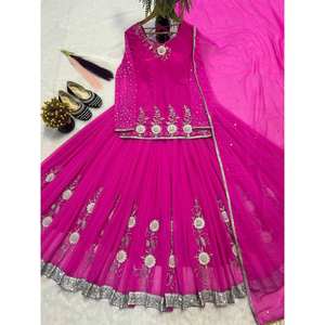 Magnifique ensemble haut-jupe et dupatta coupe trapèze, idéal pour les fêtes, en tissu mousseline, taille naturelle - Product Image 2