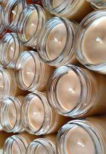 เทียนหอมในขวดแก้ว 100 มล. ทำจากพาราฟิน แฮนด์เมด อโรมาเธอราพี กลิ่นหอมติดทนนาน ราคาส่งดีที่สุด รับทำโลโก้แบรนด์ตามสั่ง - Product Image 6