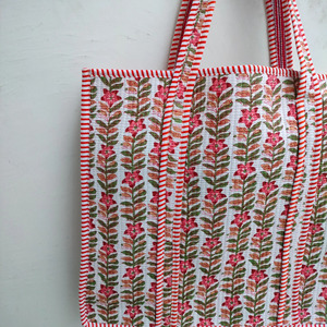 Bolso Tote Bohemio de Algodón Acolchado con Estampado Artesanal Indio, Bolso de Hombro de Lona Floral Jaipuri con Cremallera y Asas a Rayas - Product Image 6