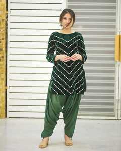 Costume brodé 3 pièces, design personnalisé, arrivée festive, robes Punjabi pour femmes, vêtements traditionnels indiens et pakistanais brodés - Product Image 3