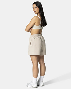 Shorts pour femmes en polyester/coton de qualité supérieure, logo personnalisé brodé, tissu respirant, passepoil blanc, couleur chair. - Product Image 2