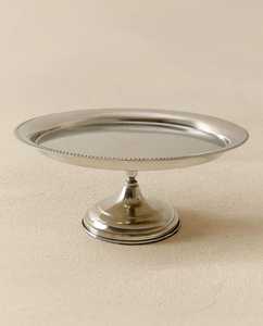 Support à gâteau rond en métal avec base sur pied pour servir desserts et pâtisseries, décoration de table pour événements et réceptions - Product Image 2