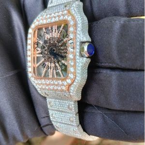 Reloj de Lujo de Cuarzo para Hombre, Caja Plateada con Moissanita, 28 mm, Movimiento Analógico ETA, Día/ Fecha, Cristal de Zafiro, Cierre Oculto, Resistente al Agua 10 m - Product Image 2