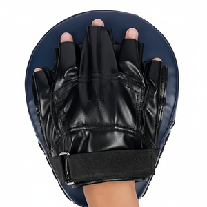 Pad de boxe noir pour femme avec design incurvé pour l'entraînement - Product Image 1