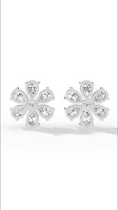 Boucles d'oreilles clous en or 18 carats avec diamants taille poire et motif floral, bijoux de luxe, fournisseur en gros - Product Image 4