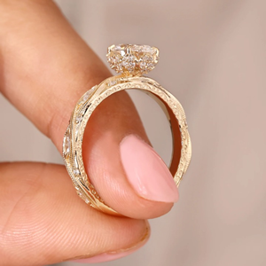 Anillo de Diamante Ovalado con Engaste de Garras de 1.95 Quilates, Cultivado en Laboratorio, Chapado en Oro, para Compromiso, Boda, Aniversario, Fiesta, 14k - Product Image 3