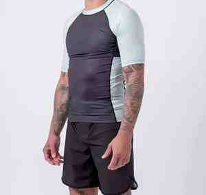 Rashguards de gimnasio profesionales de primera calidad para hombre, con logo y diseño personalizados, precio económico, buena calidad. - Product Image 5