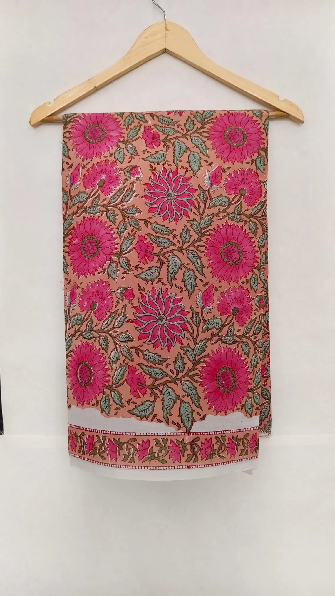 เช่นเดียวกับภาพ