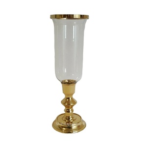 Bougeoirs élégants Hurricanes en verre et en métal pour les mariages à domicile, les fêtes et les événements. - Product Image 1