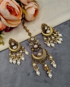 Ensemble de collier ras-de-cou perlé de créateur avec boucles d'oreilles à perles pendantes et mangtika, bijoux de mode ethniques pour tenues festives, fabricant - Product Image 3