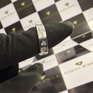 Anillo de Compromiso de Diamante Cultivado en Laboratorio con Corte Ovalado en Oro Blanco de 14k, con Engaste Invisible, Joyería de Diamantes de Lujo Personalizada con Certificación IGI para Mujer - Product Image 3