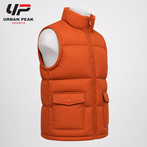 Gilet matelassé classique pour homme avec col montant, texture de tissu lisse et design rembourré chaud pour tenues par temps froid - Product Image 2