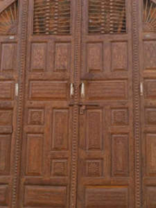 Puerta de Madera Natural Más Vendida con un Diseño Moderno y Elegante y una Estructura Duradera para Interiores, Exteriores y Entrada Principal - Product Image 3