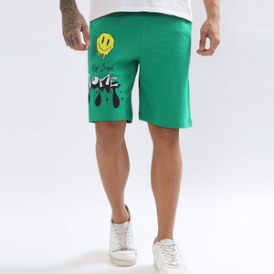 Shorts Bermuda Homme Vert à Imprimé Dessin Animé, Taille Mi-Haute Élastique, Respirant, Style Décontracté, Logo Avant, Design Gouttelettes - Product Image 1