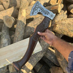 Hacha Industrial de Estilo Vikingo con Cabeza Decorada, Hoja de Acero al Carbono, Mango de Madera Liso, Diseño Nórdico, Herramienta para Cortar Madera al Aire Libre - Product Image 2