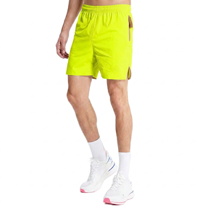 Shorts de sport gris clair pour homme, séchage rapide, taille mi-haute, bande élastique avec poches, longueur Bermuda, couleur unie, polyester tissé - Product Image 2