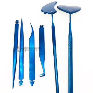 Pinzas para Pestañas de Acero Inoxidable de Alta Resistencia con Punta de Fibra, Marca RMI, Color Azul Plasma, para Volumen de Pestañas - Product Image 3
