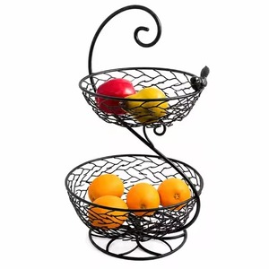 Corbeille à fruits moderne en fil métallique noir, panier peu profond rond en fil métallique à grille large avec base et pieds en bois pour table de garde-manger - Product Image 6