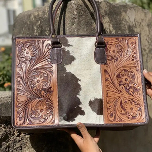 Sac à bandoulière bohème en cuir véritable et pur, fabriqué en cuir de vachette avec gravures, sacs à main pour femmes avec double poignée, sac fourre-tout à bandoulière - Product Image 2