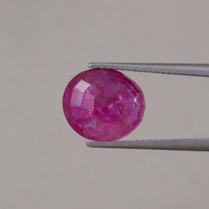 Rubí Natural Rosa al por Mayor, Gema Suelta de 5.03 Quilates, Corte Ovalado 11.5x10mm, Certificado IGI, Corte a Mano, Ligero, para Fabricación de Joyas - Product Image 3