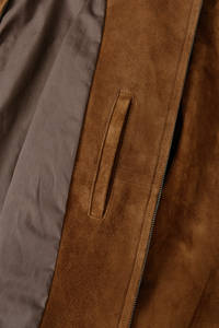 Sweat-shirt à capuche surdimensionné en cuir suédé de qualité supérieure, fabriqué par le fabricant, avec fermeture éclair et logo en relief 3D personnalisé pour hommes. - Product Image 5