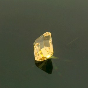 พลอยโทแพซบราซิลธรรมชาติทรงแปดเหลี่ยมสีเหลืองเม็ดเดี่ยว Cloud19Gemstones ผู้จัดจำหน่ายขายส่ง - Product Image 4