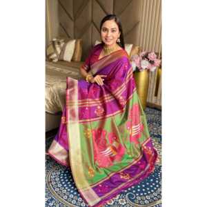 Sari en soie douce Elite Weaves Ikkat Patola avec pallu en paon et bordure en zari doré, motifs Meenakari - Écharpes et châles - Product Image 1
