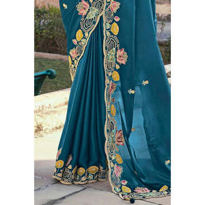 Saree ดีไซน์เนอร์สำหรับงานปักลายหลายดอกและปักเลื่อม - Product Image 1