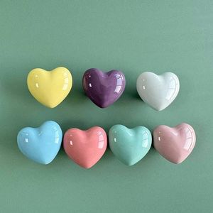 ลูกบิดตู้เสื้อผ้าโบราณสำหรับตู้เสื้อผ้า ลูกบิดทรงกลมทำจากโลหะผสมสังกะสี มือจับเฟอร์นิเจอร์สไตล์วินเทจ ลูกบิดตู้เสื้อผ้าโลหะผสม - Product Image 2