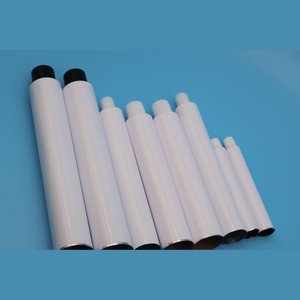 Tubo de Lápiz Labial Cosmético de Aluminio 99.7% de Forma Plana y Color Personalizado, 50-120ML, con Tapa de Plástico e Impresión Offset, Fabricante Vietnam - Product Image 4