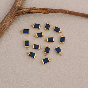 Colgante de Cuarzo Iolita Natural con Facetas Rectangulares Bañado en Oro, Conector de Gema Azul para Fabricación de Joyas - Product Image 3