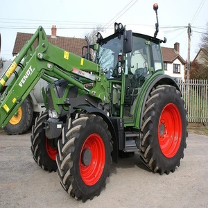 รถแทรกเตอร์ Fendt 211 รุ่นขายดีที่สุด 60 แรงม้า ขับเคลื่อน 4 ล้อ เกียร์ธรรมดา เครื่องยนต์ดีเซล สำหรับการเกษตร พร้อมปั๊มตักดินด้านหน้า - Product Image 1