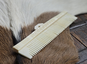 Peine Redondo de Hueso Natural Pulido a Mano, Ecológico, para Desenredar el Cabello Suavemente, para Hombres y Mujeres, Regalo de Boda - Product Image 3