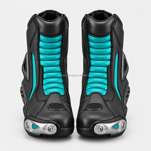 Bottines modernes conçues pour la conduite quotidienne, avec une structure de soutien, des matériaux confortables, des semelles durables et un ajustement sûr. - Product Image 2