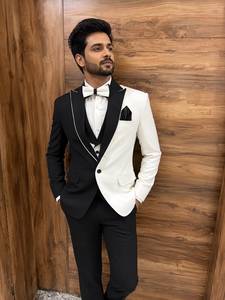 Costume de smoking 3 pièces pour homme, noir et blanc, sur mesure |   Costume de marié slim fit |   Blazer de soirée sur mesure à revers châle pour dîner formel - Product Image 1