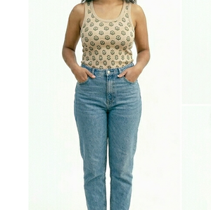 Service OEM – Débardeur Élégant Couleur Unie Taille Personnalisée Vêtement d'Extérieur Qualité Supérieure Unique pour Femme - Product Image 1