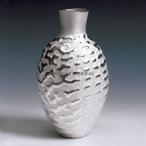 Premium Quality Aluminum Casted Silver Shiny <b>Polished</b> Fancy Texture Flower Vase Home Hotel Interior Decoration Accessories - Product Image 4