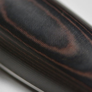 Couteau de chef artisanal en acier Damas de haute qualité - Écologique, durable, compatible lave-vaisselle, manche ergonomique, étui en cuir - Product Image 5